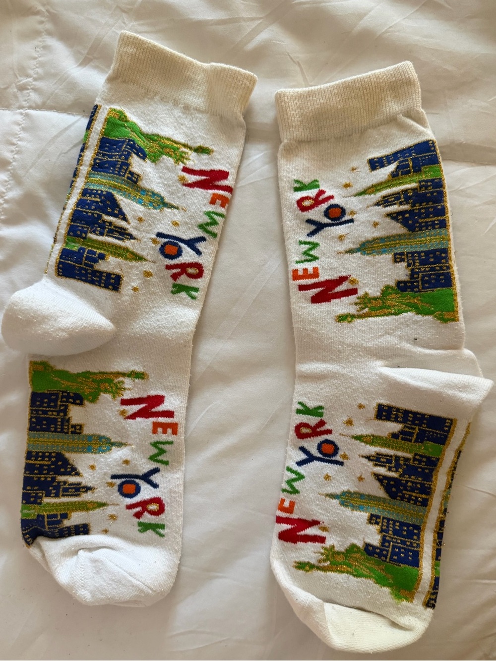 ✨Y2K NYC Souvenir Skyline Gold Sparkle Cotton Crew Socks - White | like new